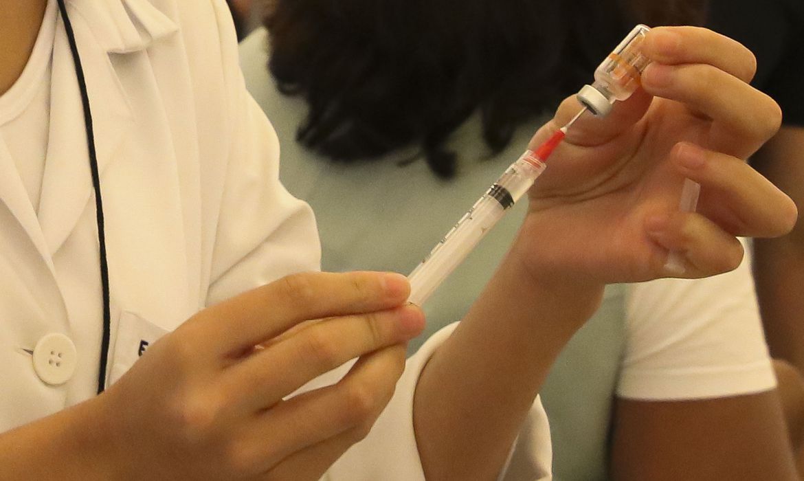Prefeitura vai vacinar profissionais de saúde que atuam em unidades médico-hospitalares que atendem Covid-19 - News Rondônia