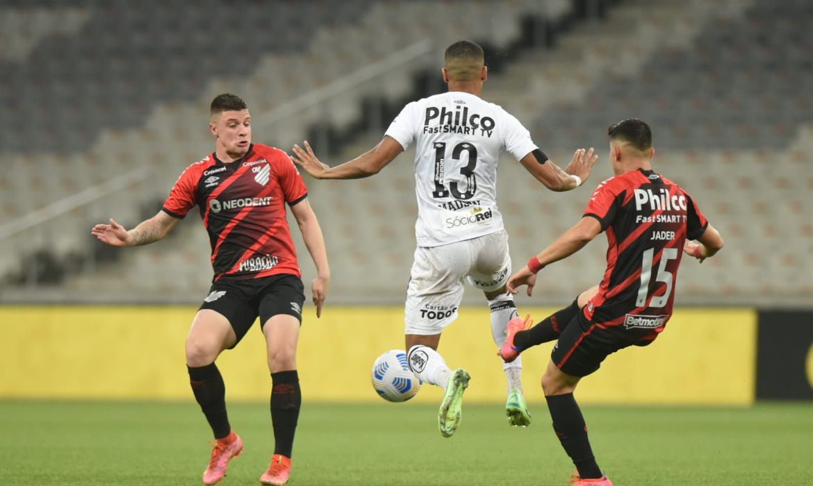 Athletico-PR sai na frente do Santos nas quartas da Copa do Brasil - News Rondônia