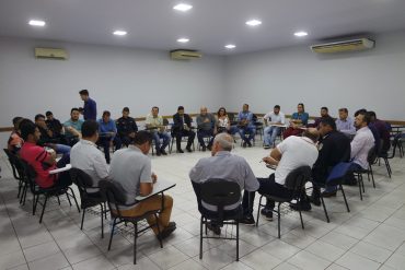 EMPRESÁRIOS DO SEGMENTO DE VEÍCULOS NO MUNICÍPIO DE CACOAL SE REUNIRAM COM AS POLÍCIAS MILITAR E CIVIL PARA POR EM PRÁTICA AÇÕES NO COMBATE A ONDA DE ESTELIONATO - News Rondônia