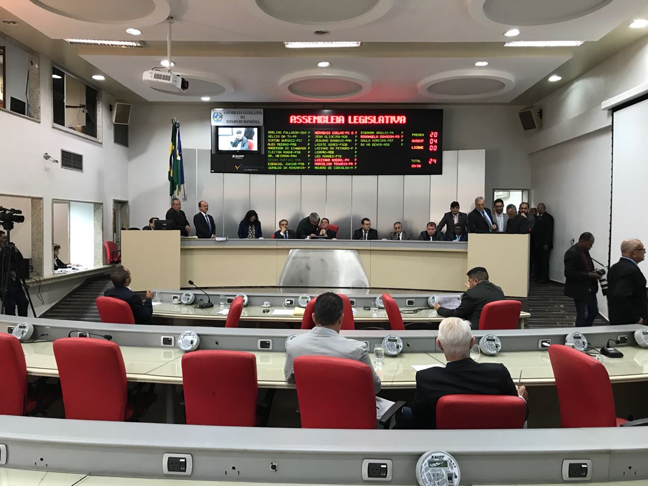 NEWS URGENTE  ASSEMBLEIA VOTARÁ REQUERIMENTO COLETIVO PARA CANCELAR VOTAÇÃO QUE APROVOU CONSELHO LGBTT - News Rondônia