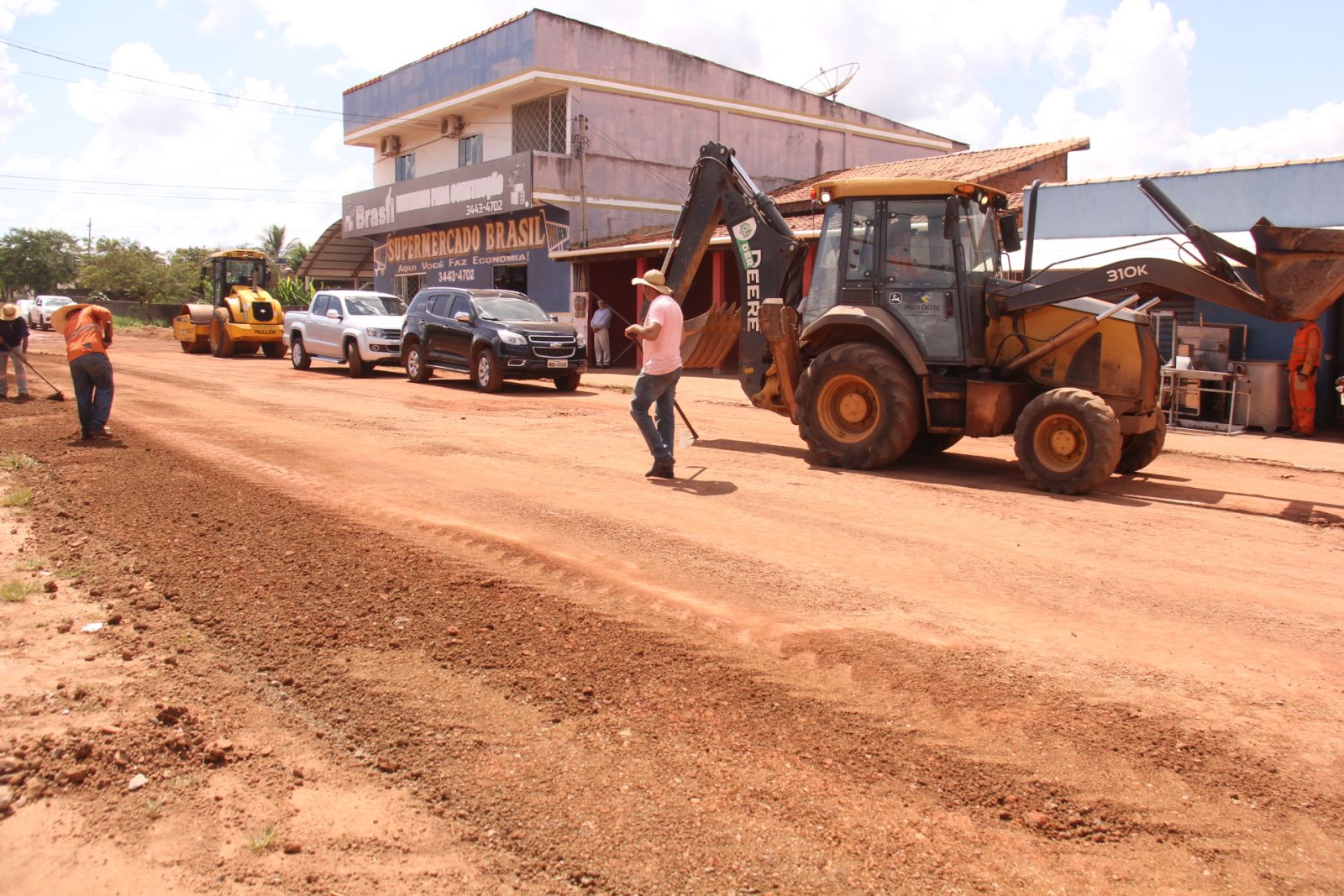 RESTAURAÇÃO ASFÁLTICA NA AVENIDA DAS MANGUEIRAS REFORÇA MELHORIAS EM CACOAL - News Rondônia
