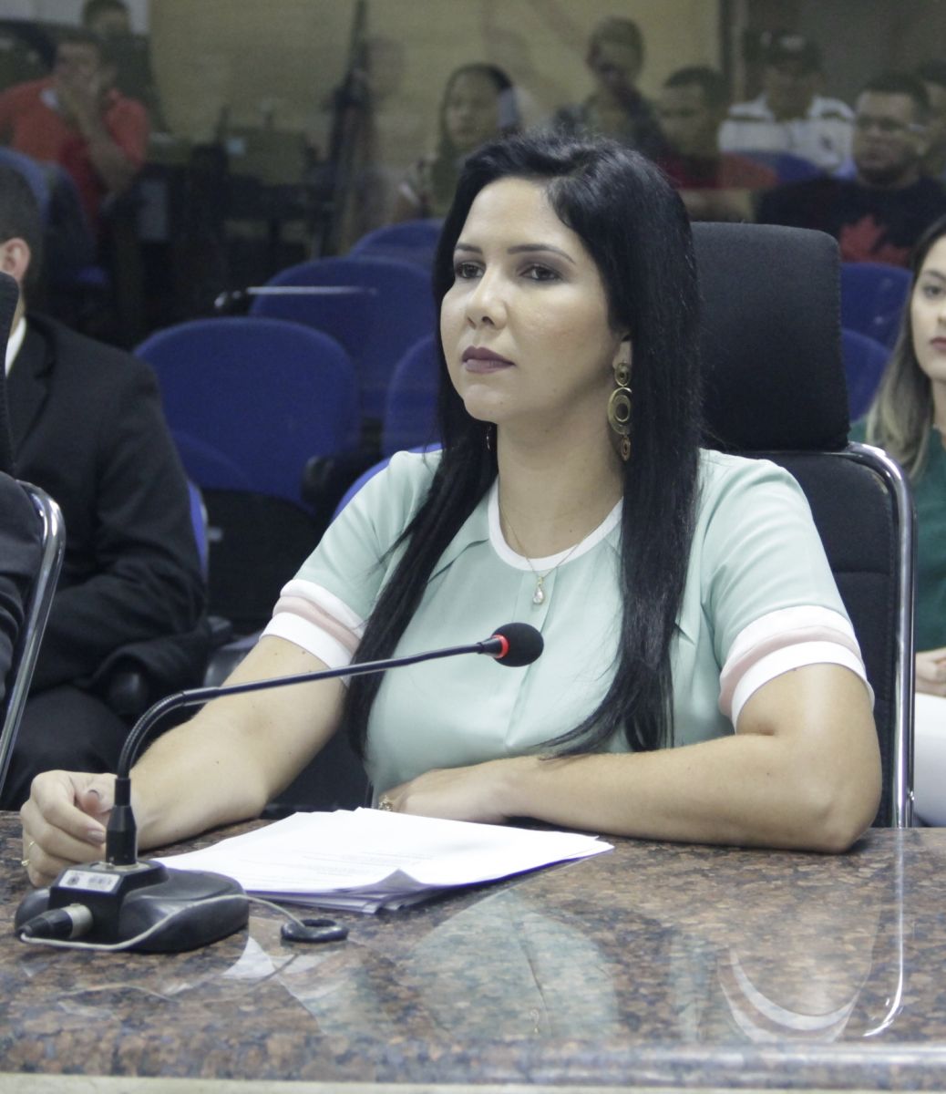 CRISTIANE LOPES SOLICITA REGULARIZAÇÃO DE ENERGIA NO BAIRRO PORTO CRISTO - News Rondônia