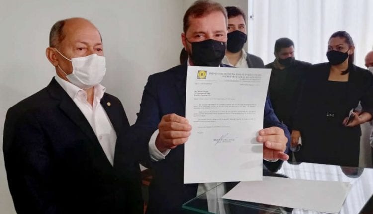Deputado Chrisóstomo e Hildon Chaves: 400 Mil doses de vacina da AstraZeneca já estão Chegando na Capital  - News Rondônia