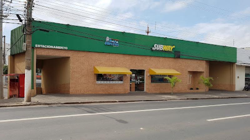 Ladrão se passa por cliente e rouba loja do Subway - News Rondônia