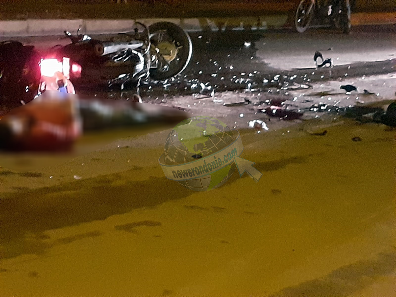 ATUALIZADA: Choque violento de motoboys deixa um morto e outro ferido - IMAGENS FORTES - News Rondônia