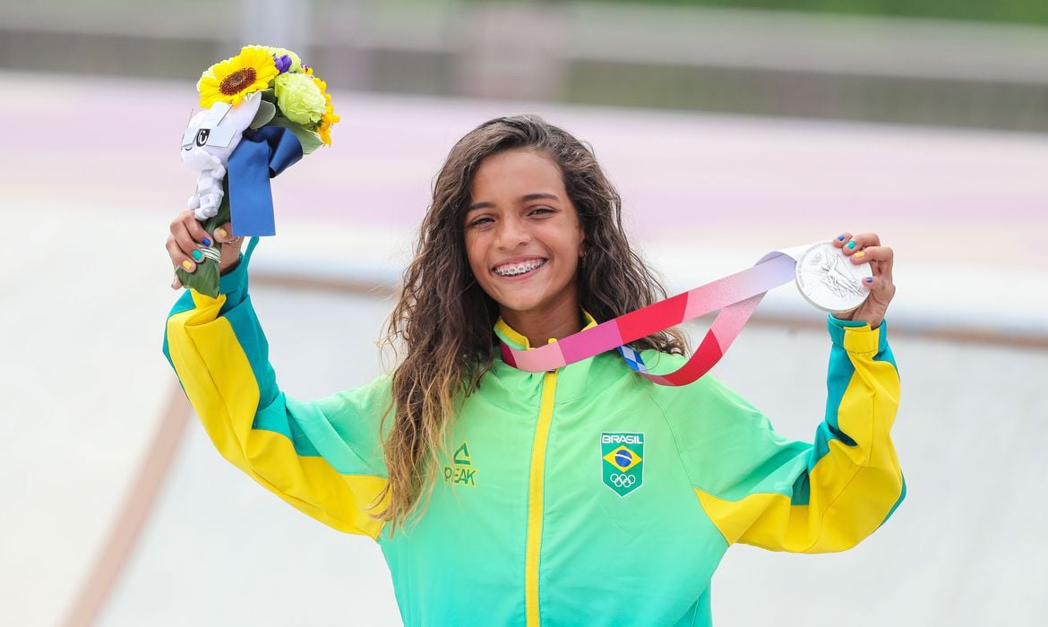 Rayssa Leal, a Fadinha, fatura prata no skate street em Tóquio 2020 - News Rondônia