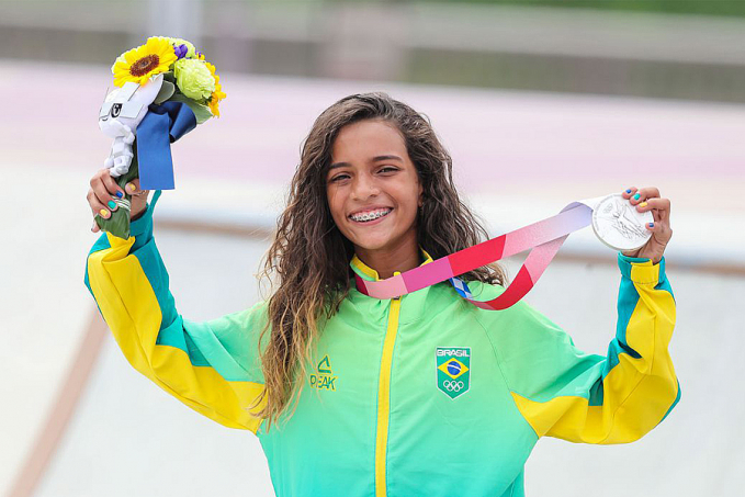 Rayssa Leal, a Fadinha, fatura prata no skate street em Tóquio 2020 - News Rondônia