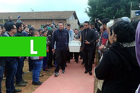 CASO VITÓRIA: MÃE PASSA MAL E CORPO É ENTERRADO SOB FORTE COMOÇÃO  VEJA FOTOS - News Rondônia