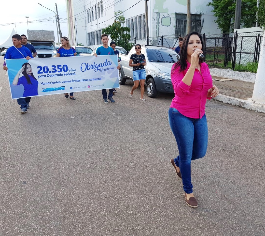 CRISTIANE LOPES VOLTA ÀS RUAS PARA AGRADECER ELEITORES - News Rondônia