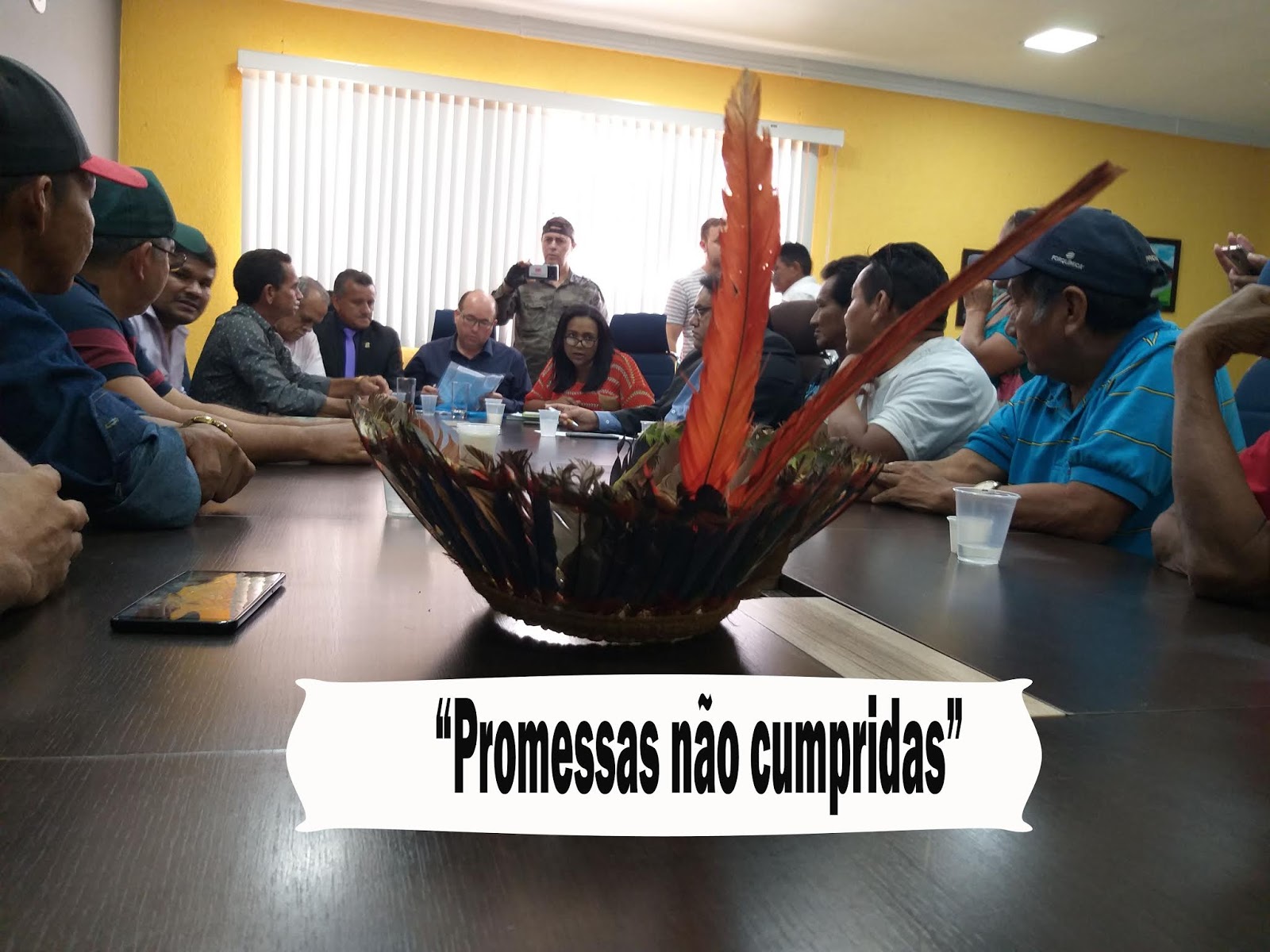 ÍNDIOS KAXARARIS VOLTAM À PORTO VELHO E DESSA VEZ VÃO ACAMPAR NA SEDE DA PREFEITURA - News Rondônia