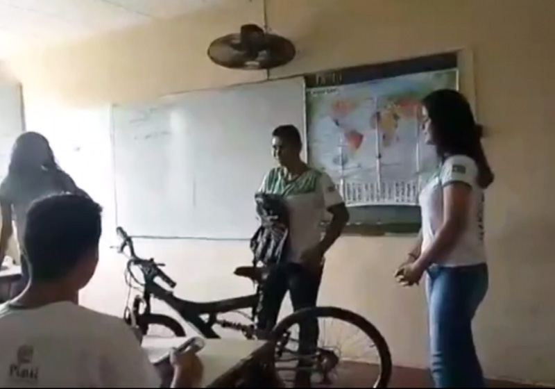 ALUNOS FAZEM VAQUINHA E DÃO BIKE E MOCHILA PARA AMIGO IR À ESCOLA - News Rondônia