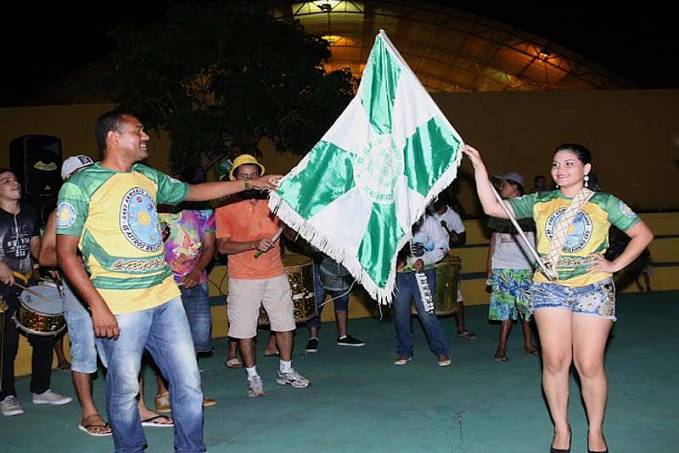 Lenha na fogueira: Armário Grande - News Rondônia