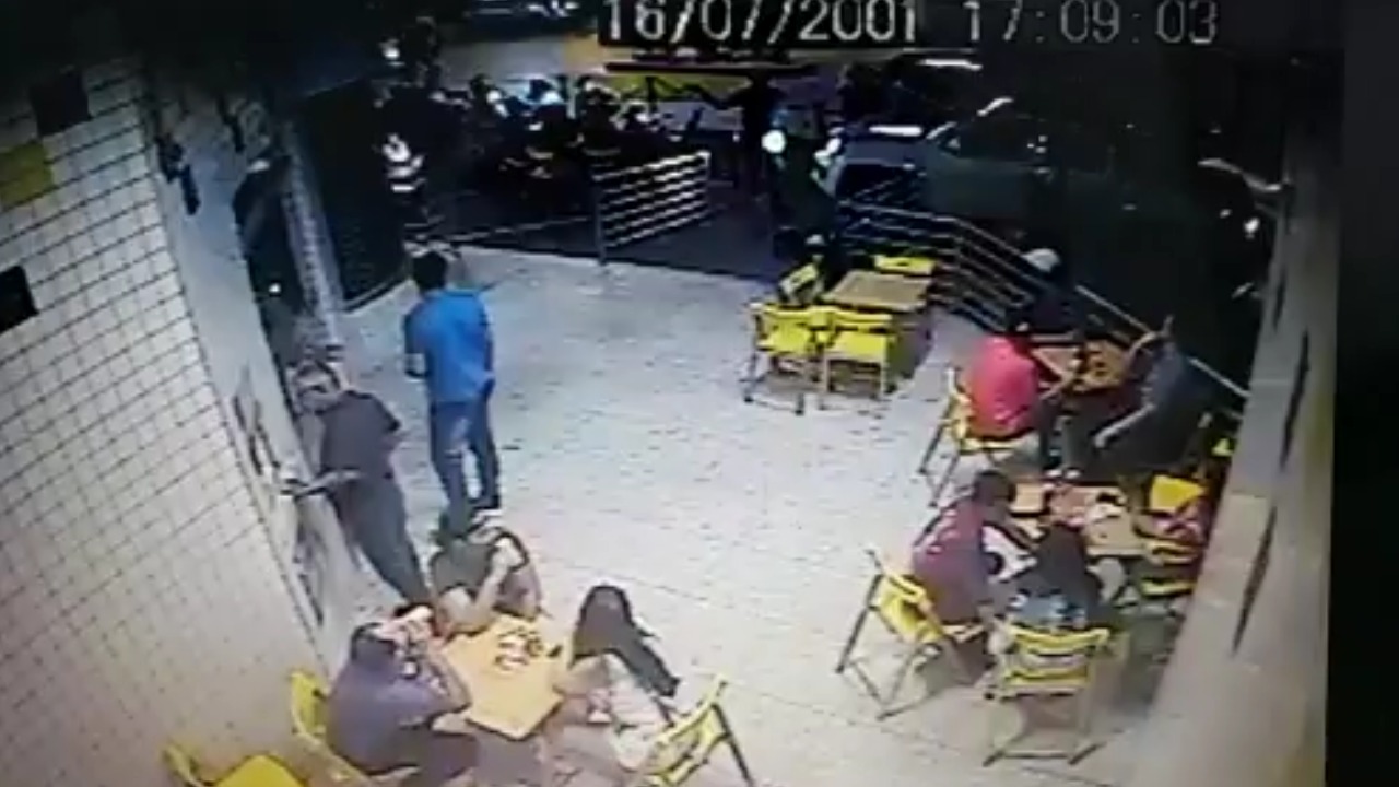 VÍDEO MOSTRA MOMENTO EM QUE HOMEM É MORTO EM DISCUSSÃO POR CAUSA DE FAROL ALTO; VEJA VÍDEO - News Rondônia