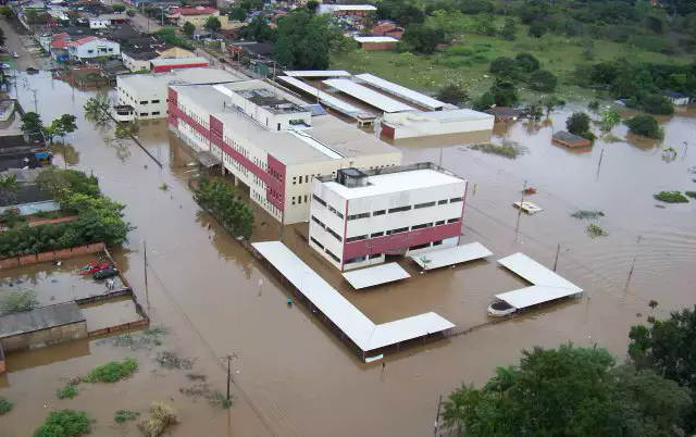 RIO MADEIRA SEGUE MUITO ELEVADO EM PORTO VELHO