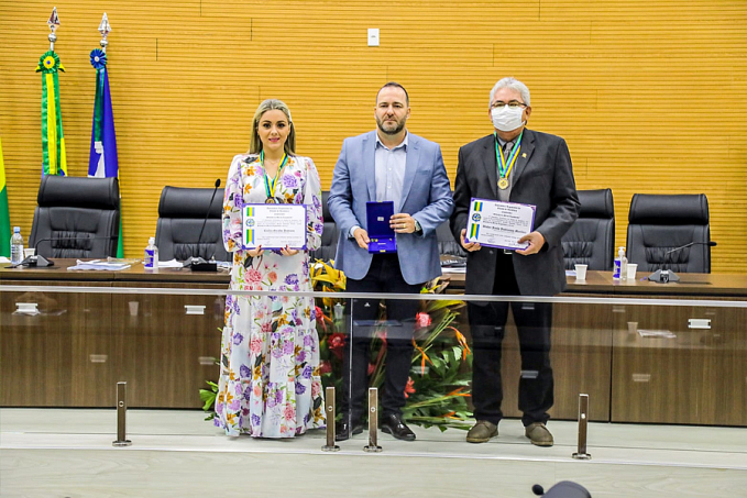 Presidente Alex Redano entrega medalhas do mérito legislativo a autoridades bolivianas - News Rondônia