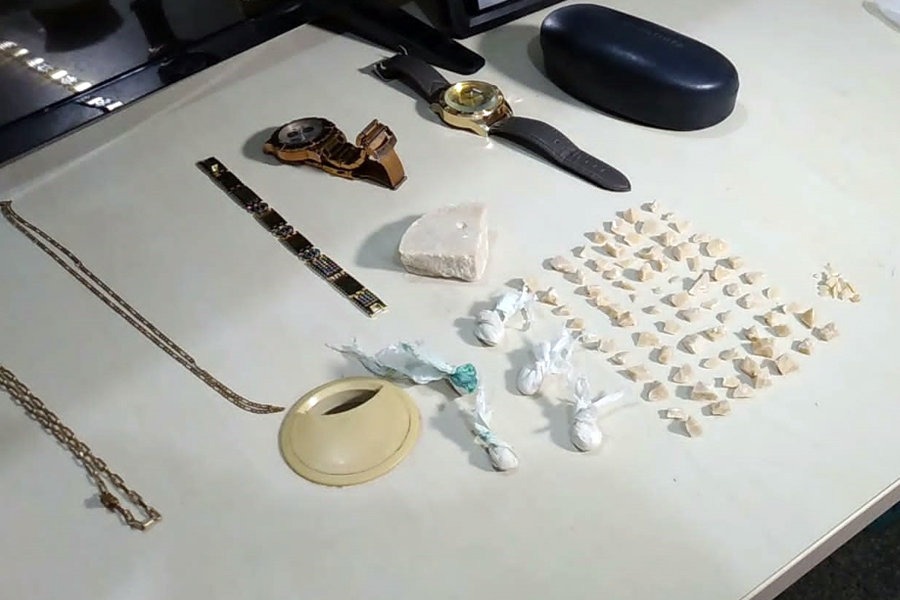 Força Tática estoura boca de fumo e prende mulher traficante em RO - News Rondônia