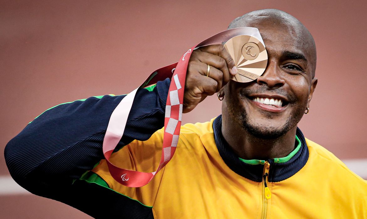João Victor Teixeira é bronze no lançamento de disco em Tóquio - News Rondônia