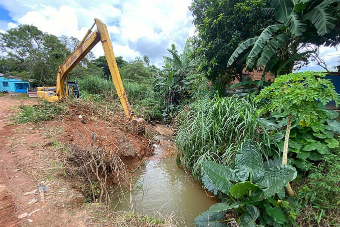 Semob realiza limpeza em canal atendendo solicitação do vereador Edimilson Dourado - News Rondônia