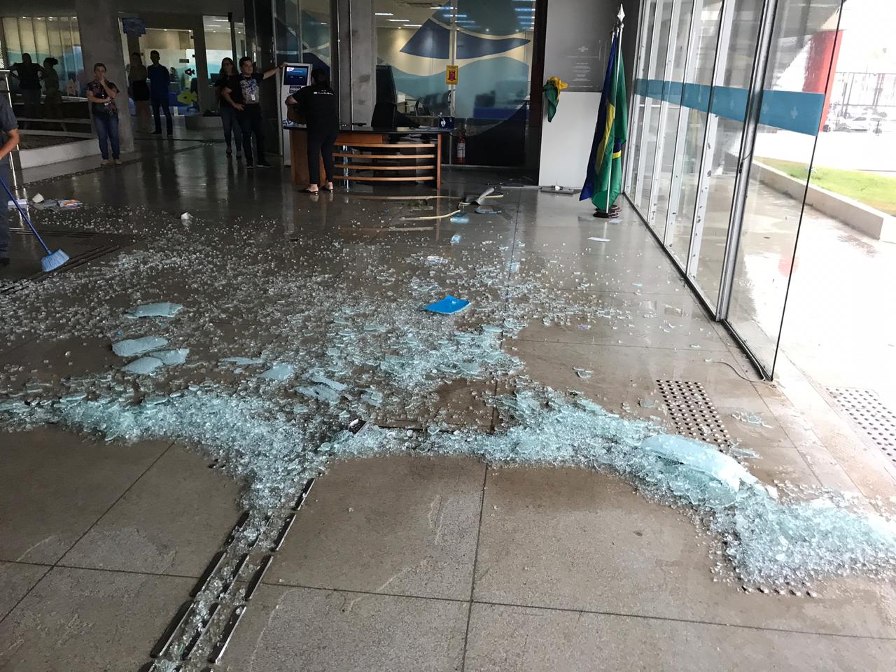 TEMPESTADE ATINGE A CAPITAL DO ACRE PROVOCANDO CENÁRIO PAVOROSO - News Rondônia