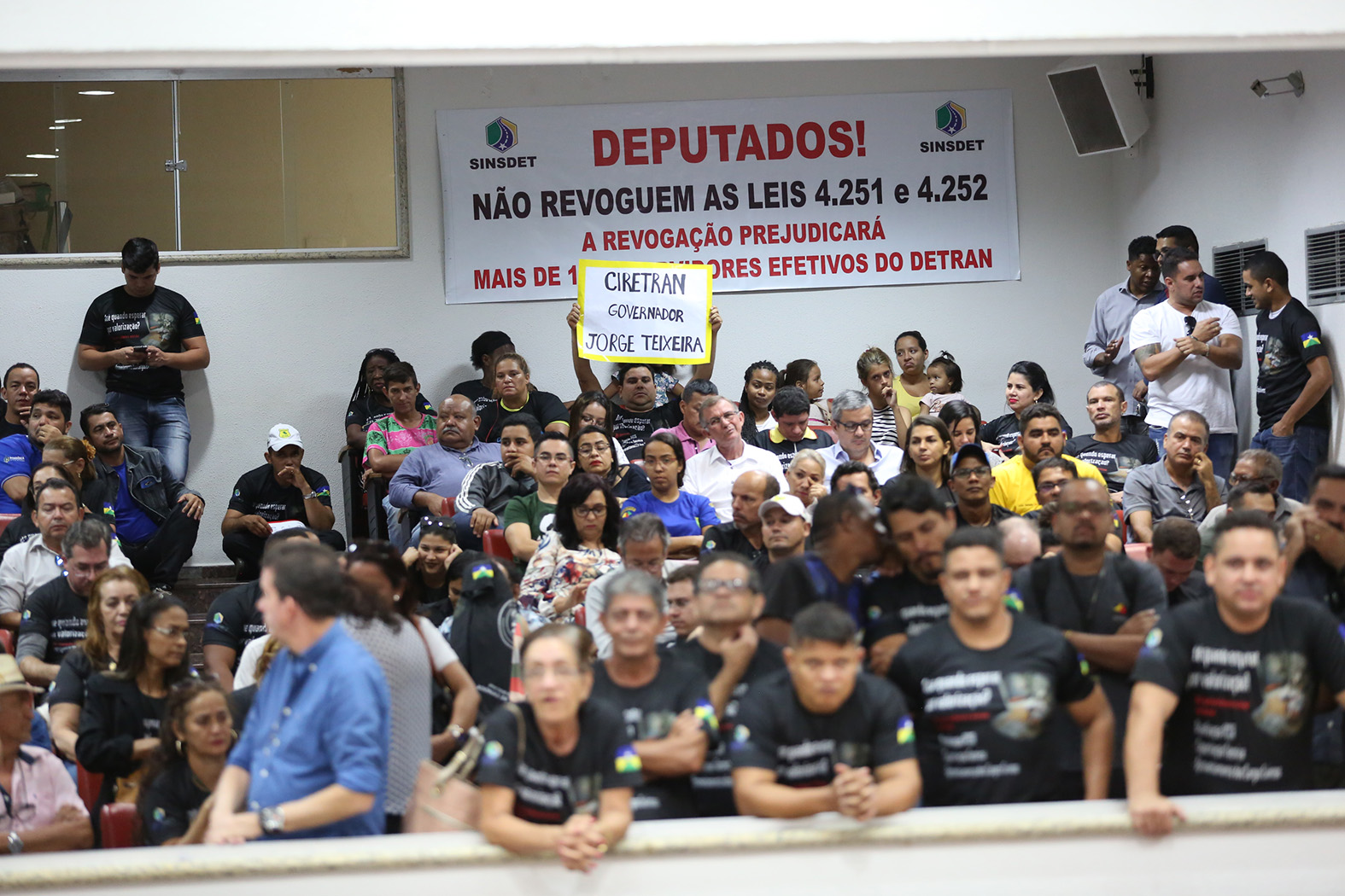 ASSEMBLEIA ARQUIVA PROJETO DO GOVERNO E MANTÉM SALÁRIOS DE SERVIDORES DO DETRAN - News Rondônia