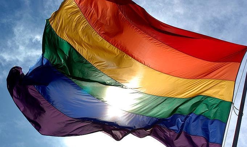 JORNAL NACIONAL TERÁ DE EXIBIR DIREITO DE RESPOSTA APÓS REPORTAGEM SOBRE 'CURA GAY' - News Rondônia