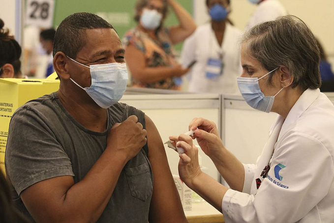 Brasil chega à marca de 100 milhões de doses de vacinas aplicadas - News Rondônia
