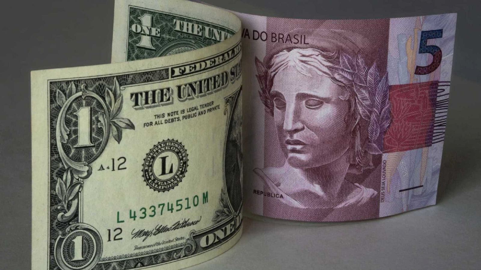 DÓLAR CONTINUA EM ALTA E CHEGA A R$ 3,66 - News Rondônia