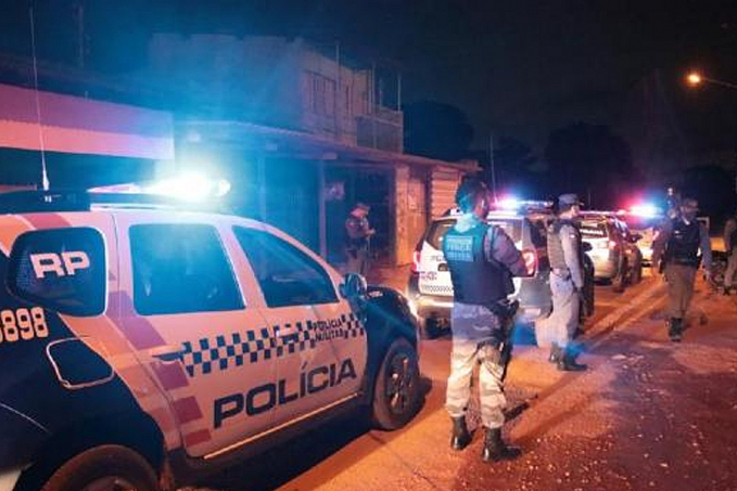 Buscas por bandidos que atiraram na cabeça de jovem termina um morto e quatro presos - News Rondônia