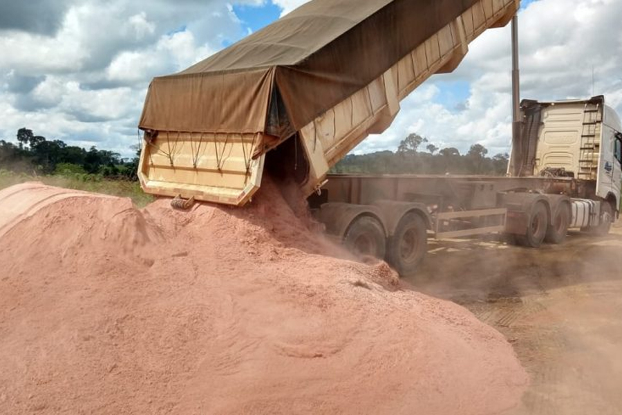 Governo disponibiliza transporte gratuito de calcário; produtores de Rondônia devem se credenciar - News Rondônia