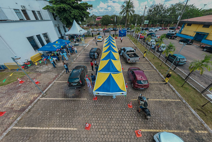 COVID-19 - Drive-thru vai atender população com 1ª e 2ª dose da vacina nesta sexta-feira, no Prédio do Relógio - News Rondônia