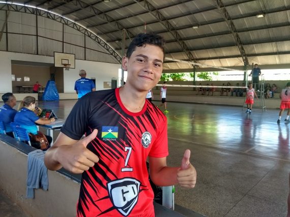 CRIANÇA COM DOENÇA RARA PRETENDE SE TORNAR ASTRO DO VOLEIBOL AO INICIAR ATIVIDADES ESPORTIVAS NOS JOGOS ESCOLARES DE RONDÔNIA - News Rondônia