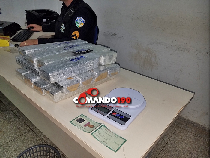 JOVEM É PRESO COM 16 QUILOS DE MACONHA PASSEANDO PELAS RUAS DE JI-PARANÁ - News Rondônia