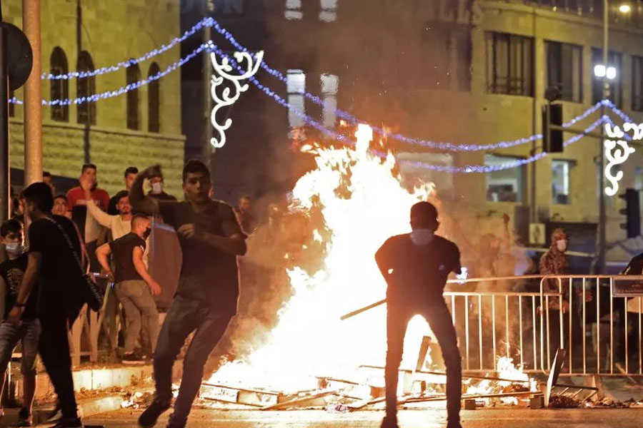 Novos confrontos deixam centenas de feridos em Jerusalém - News Rondônia