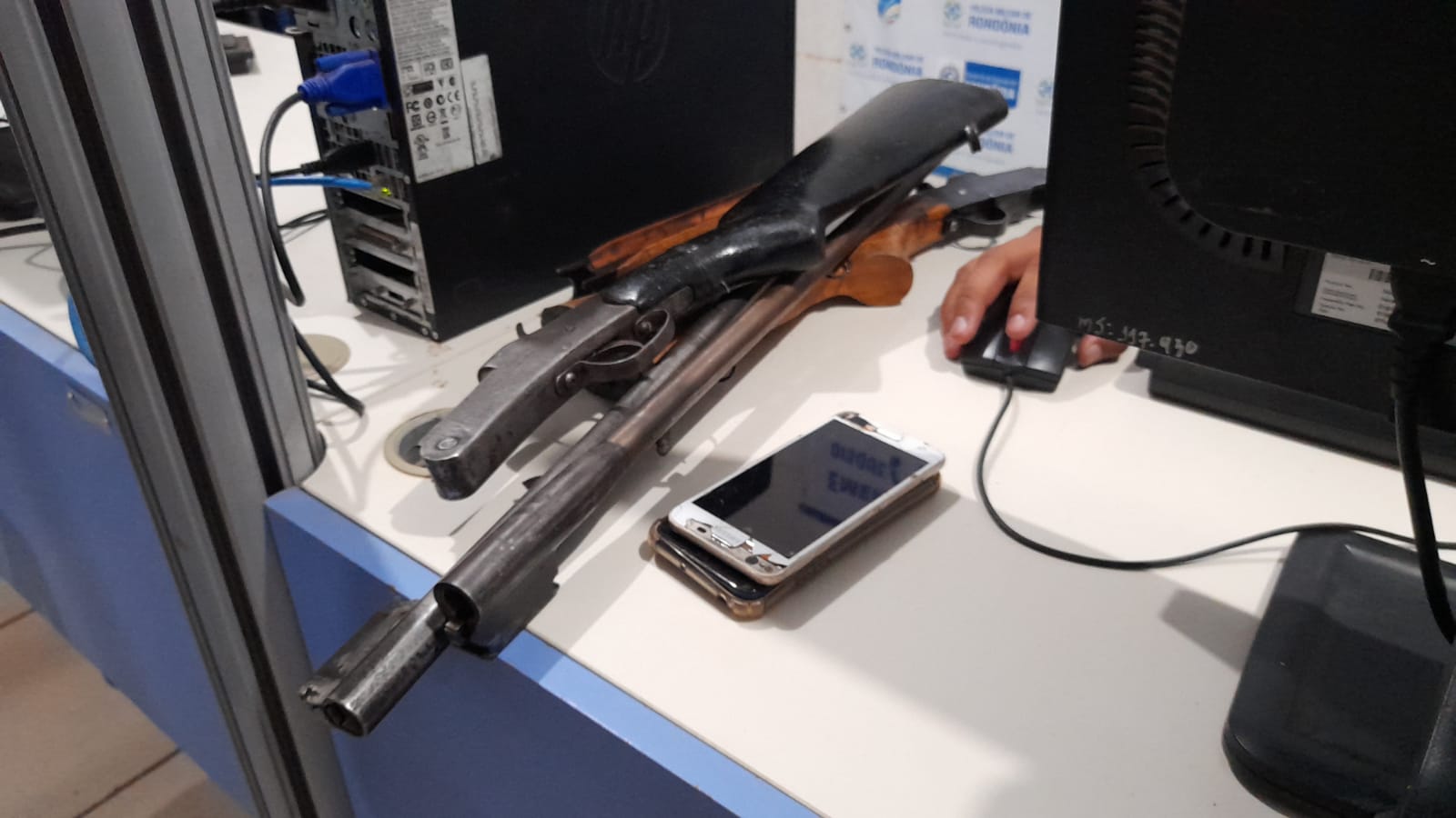 Dupla é detida com armas durante abordagem no bairro Ulisses Guimarães - News Rondônia