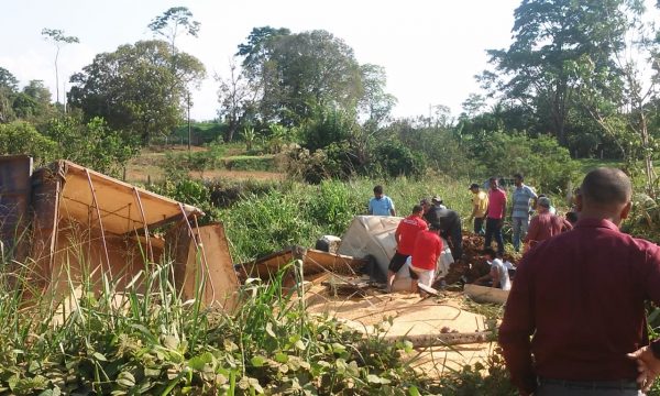 VILHENENSE MORRE SOTERRADO EM ACIDENTE COM CARRETA NA BR-364 - VÍDEOS - News Rondônia