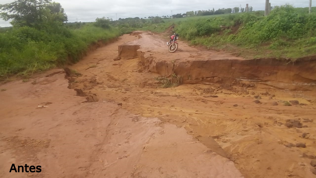 PREFEITURA DE ROLIM DE MOURA INICIA FORÇA-TAREFA PARA RECUPERAR ESTRAGOS PROVOCADOS POR CHUVAS NAS ESTRADAS VICINAIS - News Rondônia