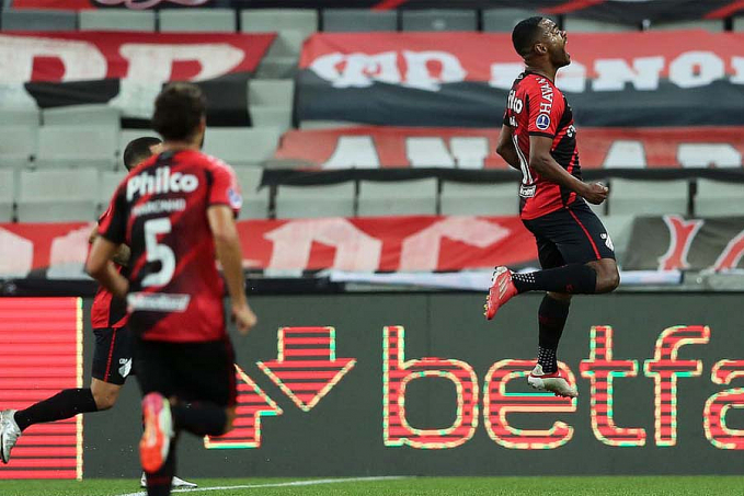 Athletico-PR elimina Peñarol e Sul-Americana terá final brasileira - News Rondônia
