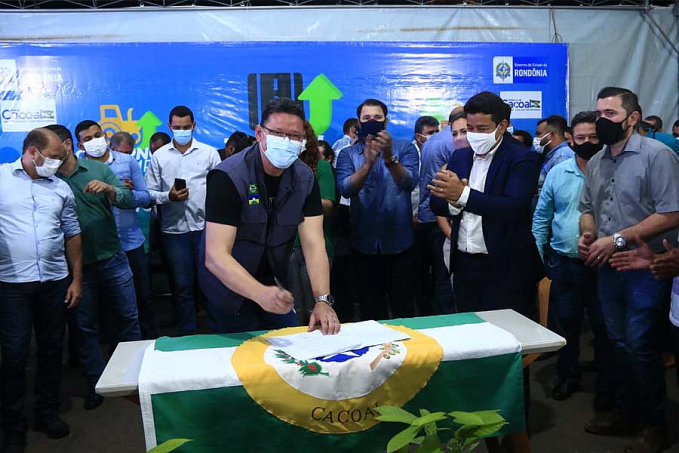 Marcos Rocha garante mais 12km de asfalto e 8km de recapeamento para Cacoal - News Rondônia