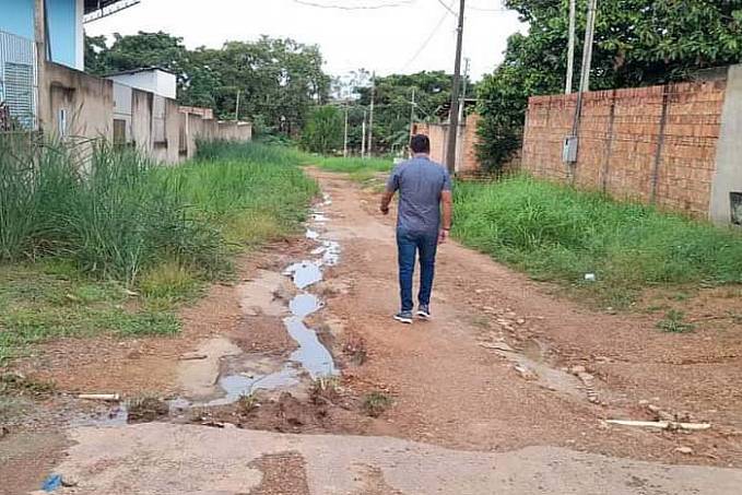 Edimilson Dourado visita o bairro Castanheira para ouvir as demandas dos moradores - News Rondônia