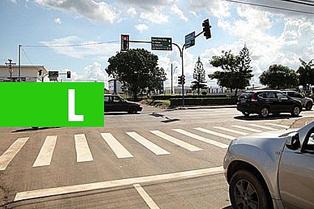SEMTRAN RESTAURA TRÊS SEMÁFOROS DA JORGE TEIXEIRA QUE FORAM DANIFICADOS POR QUEDA DE ENERGIA - News Rondônia