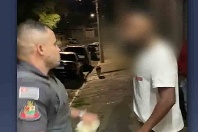 VÍDEO: PM desmaia jovem com um soco durante abordagem - News Rondônia
