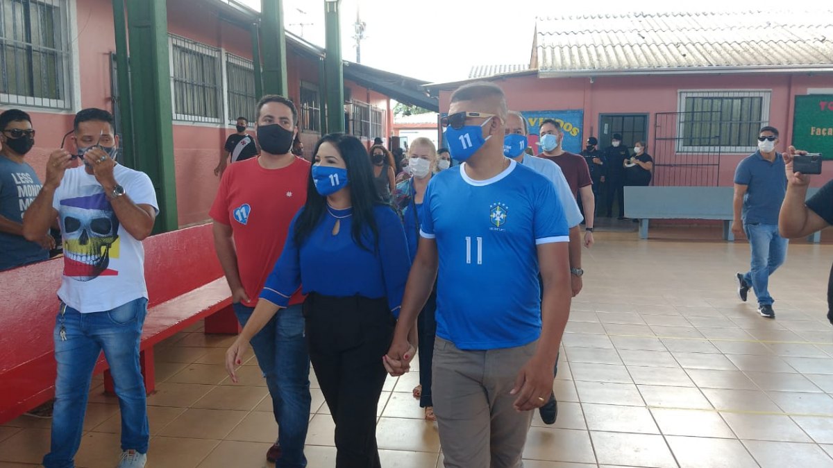 Cristiane Lopes votou na manhã desse domingo na escola estadual Bela Vista em Porto Velho - News Rondônia