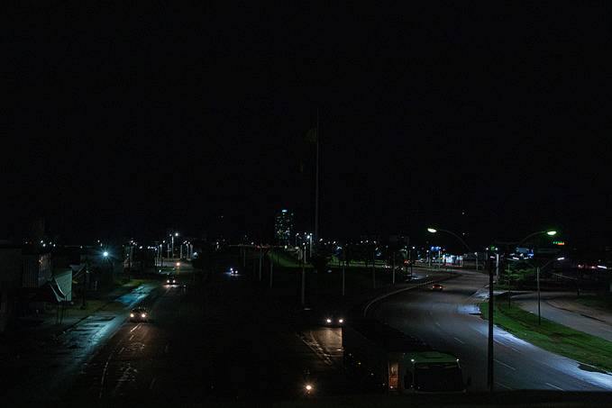 PREJUÍZO - Prefeitura refaz sistema de iluminação do viaduto do Trevo do Roque danificado por criminosos - News Rondônia