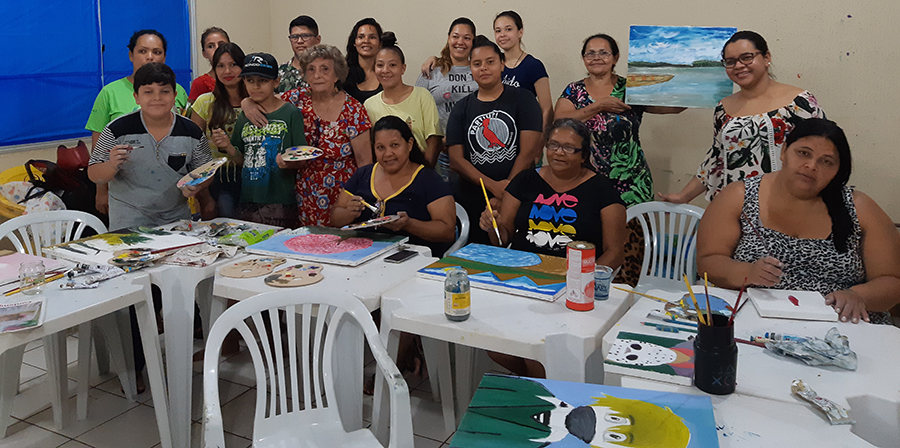 RITA QUEIROZ ENSINA EM OFICINA DE ARTES PLÁSTICAS NA ZONA LESTE - News Rondônia