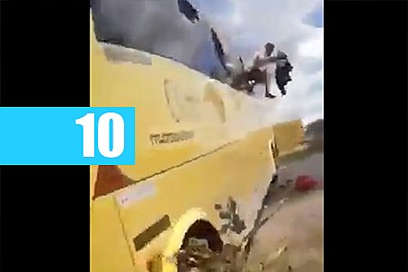 VÍDEO MOSTRA DESESPERO DE PASSAGEIROS APÓS COLISÃO ENTRE CARRETA E ÔNIBUS - News Rondônia