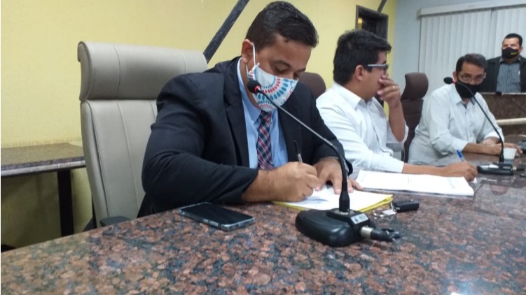 PASTOR SANDRO: Novas empresas estão sendo avaliadas para a geração de emprego renda na capital - News Rondônia