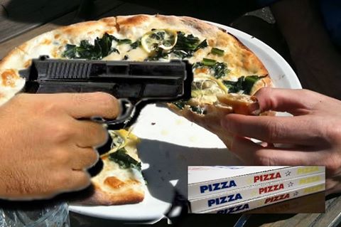 CRIMINOSOS FAZEM ENCOMENDA E ROUBAM PIZZAS DE ENTREGADOR NO BAIRRO PEDRINHAS - News Rondônia