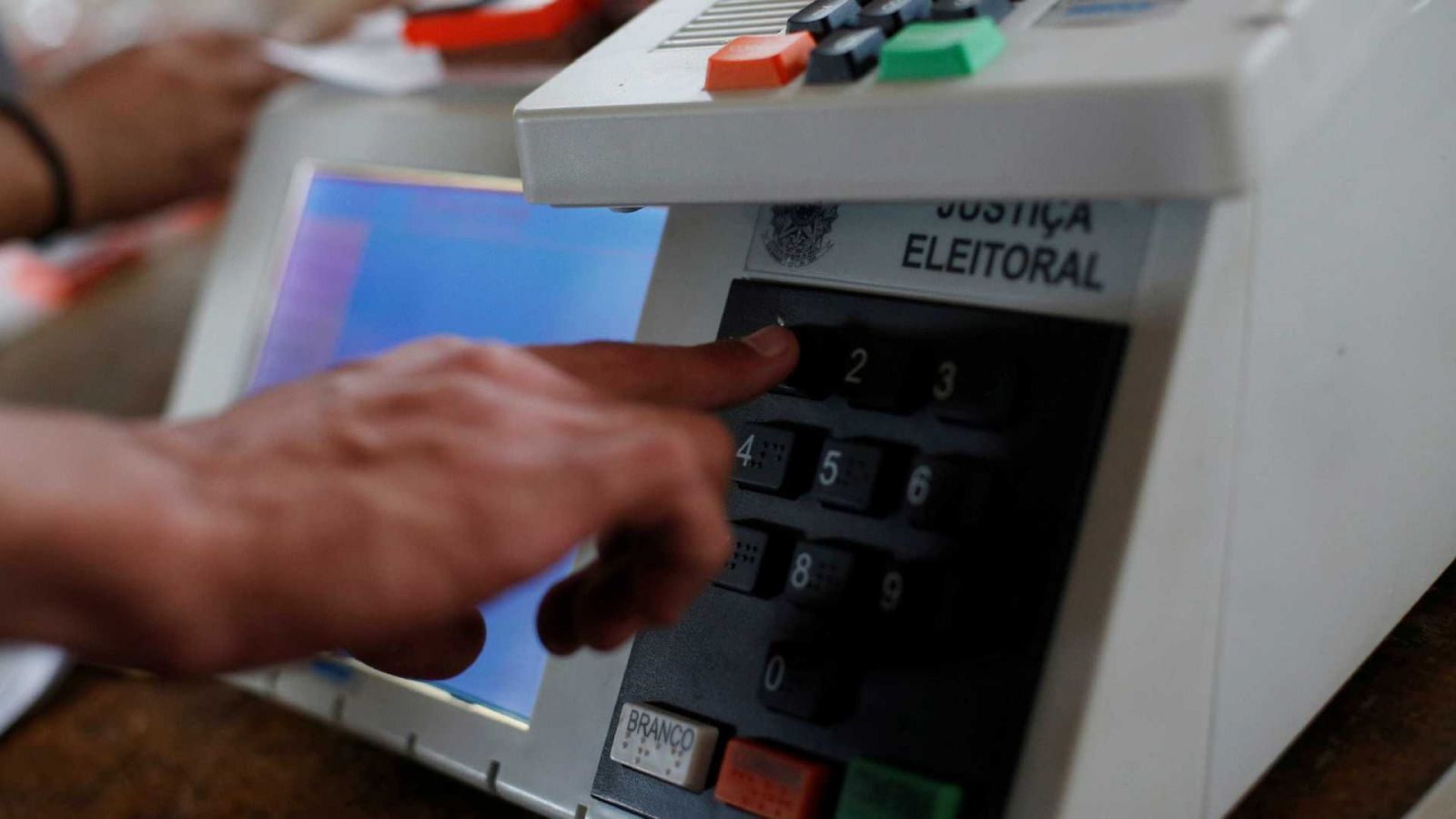 NOVA PESQUISA IBOPE: BOLSONARO TEM 32%, HADDAD TEM 23% E CIRO,10% - News Rondônia