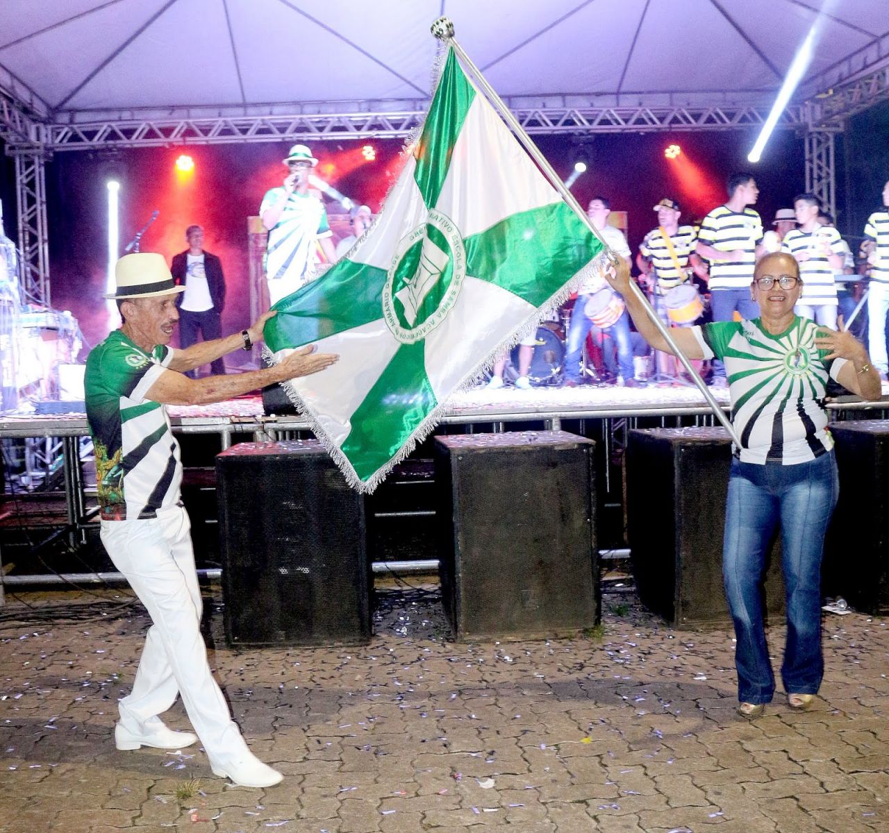 ADEUS AO MAGNIFICO MESTRE SALA - CABELEIRA - News Rondônia
