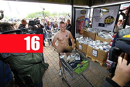 É CADA UMA: SUPERMERCADO ALEMÃO FAZ SUCESSO AO OFERECER PRODUTOS GRÁTIS PARA OS 100 PRIMEIROS QUE FIZESSE COMPRAS PELADO  VEJA VÍDEO - News Rondônia